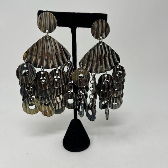 Silver metal 1980’s / 90’s clip on earrings - Picture 1 of 8